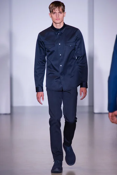 Look 18